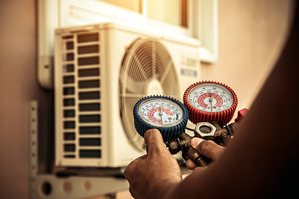 Professional Hvac technician working in Smithtown, NY
